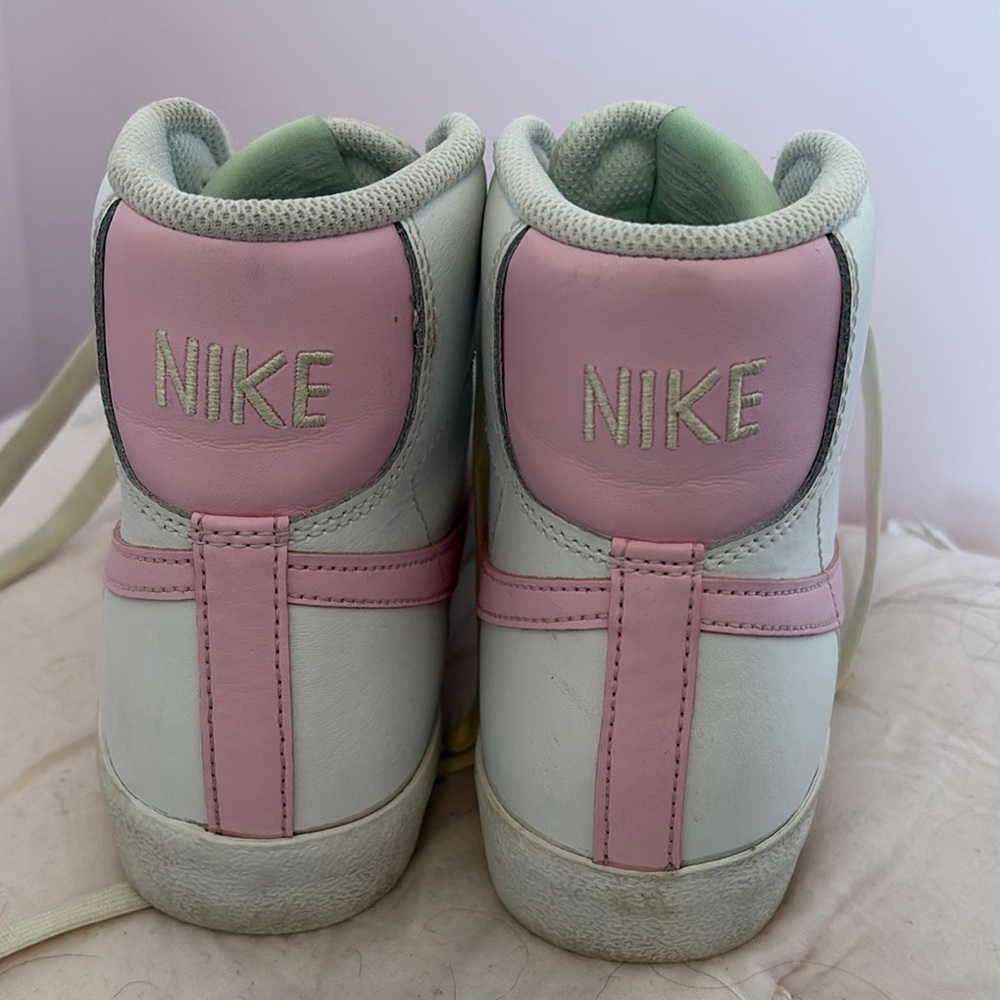 Nike Kids Pink and White Sneakers